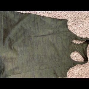 Lululemon tank